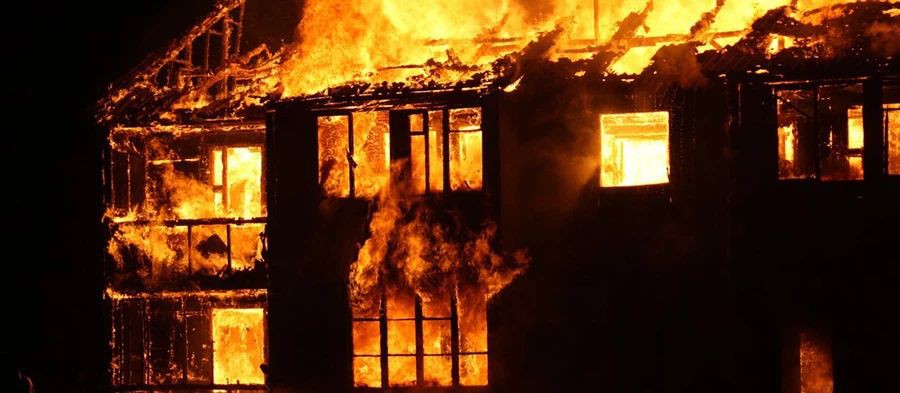 CO2 Fire Extinguisher vs. Dry Powder Fire Extinguisher: A Comprehensive Guide CO2 Fire Extinguisher vs. Dry Powder Fire Extinguisher: A Comprehensive Guide